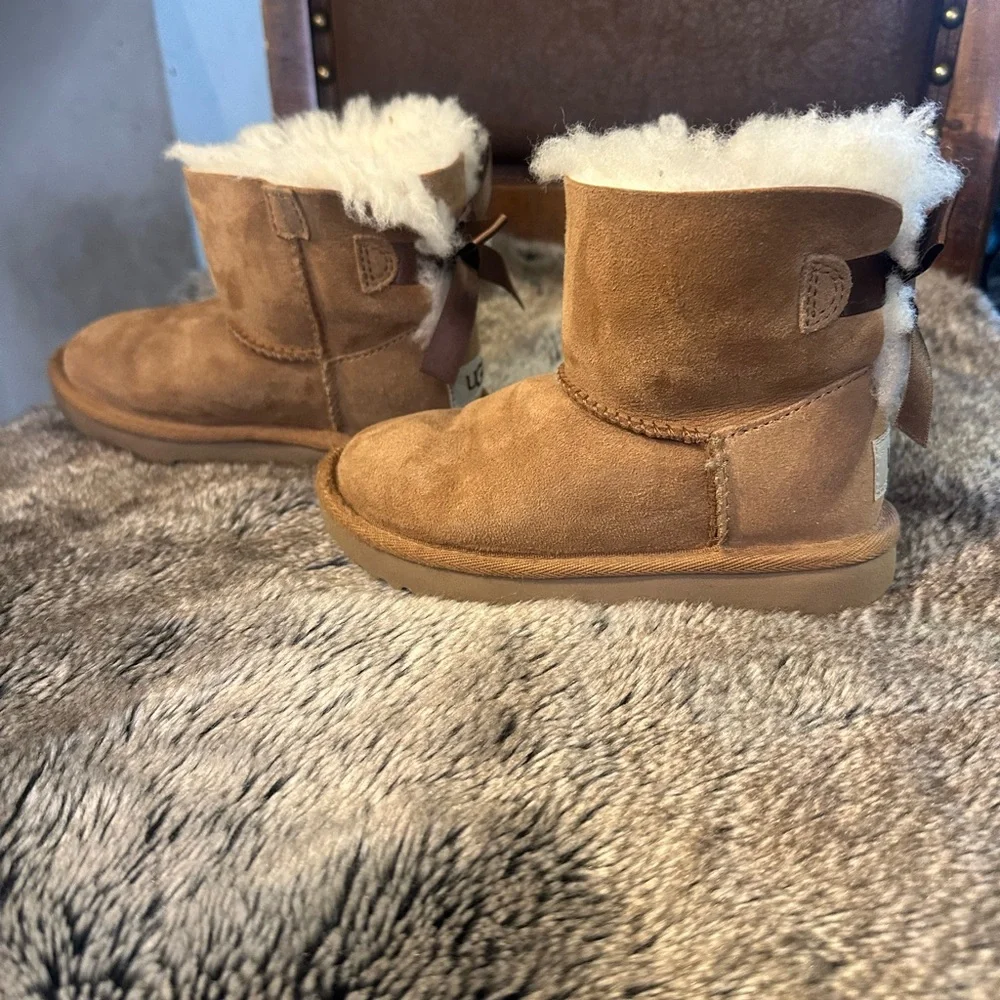 UGG Mini Bailey Bow Shearling Brown Toddler Boots, Size 10